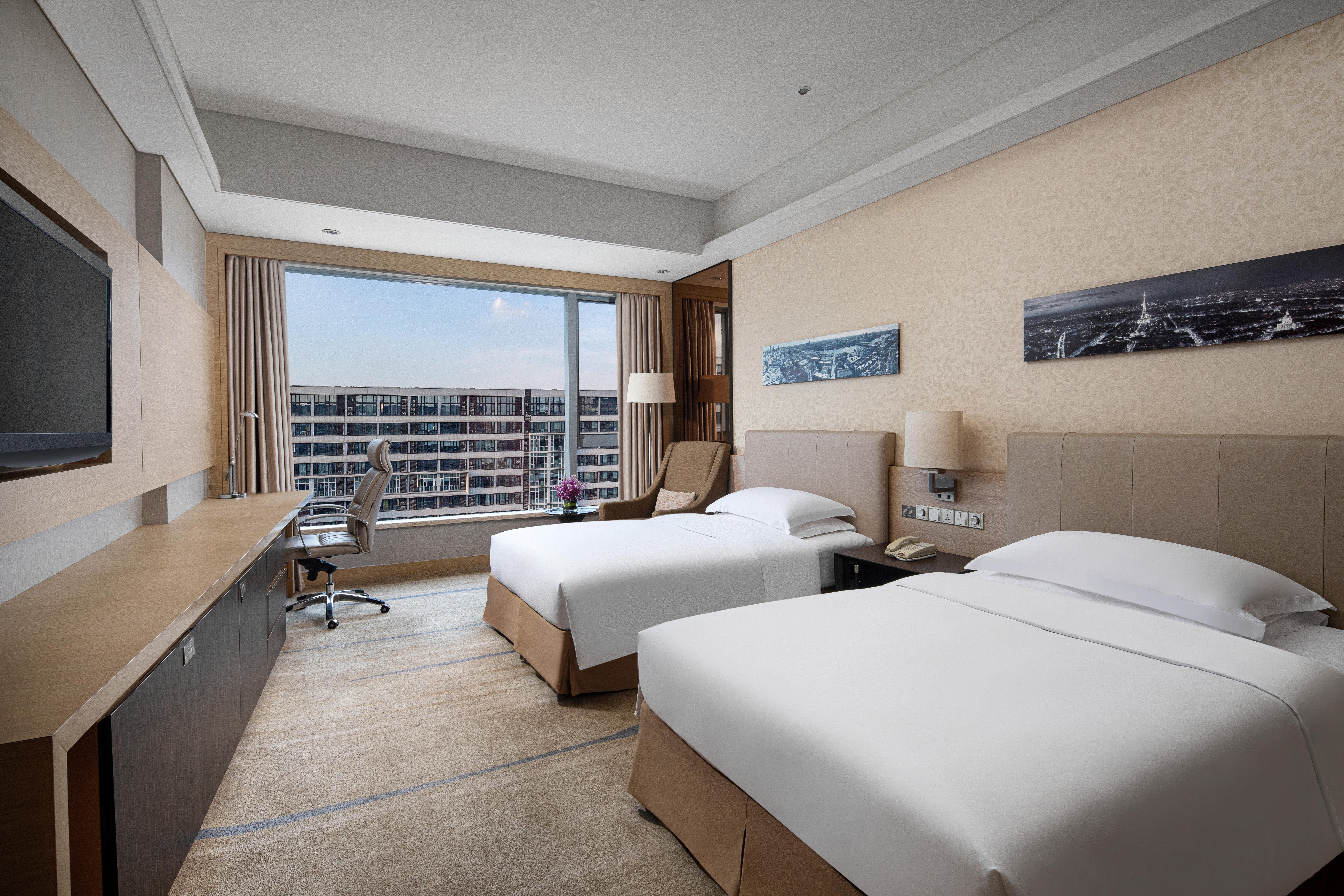 Crowne Plaza Guangzhou Huadu By Ihg - Free Shuttle Bus Between Hotel To Exhibition Center During Canton Fair Экстерьер фото